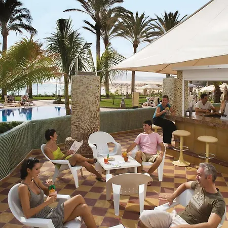 Riu Palace Tres Islas 科拉雷侯